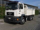 Camion benne PL Man ;