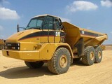 Tombereau articulé Caterpillar 730