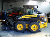 Chargeuse compacte sur pneus New holland LS 150