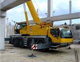 Grue mobile routière à flèche télescopique Liebherr LTM 1090