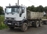 Camion benne PL Iveco Trakker