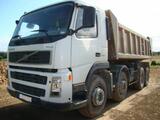 Camion benne PL Volvo .