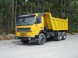 Camion benne PL Volvo .