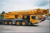 Grue mobile routière à flèche télescopique Grove GMK 4100L