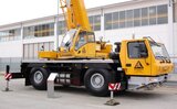 Grue mobile routière à flèche télescopique Grove GMK 2035