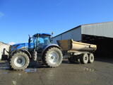 Tracteur avec benne New holland t7235