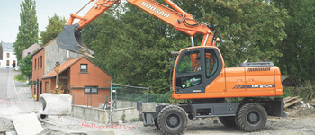 Doosan DX 210 W