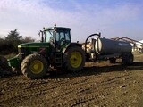 Tracteur avec benne John Deere 200 CV