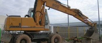 Liebherr A 900