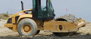 Caterpillar CS 663 E