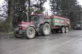 Tracteur avec benne Case S130