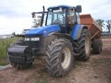 Tracteur avec benne New holland Benne TP 