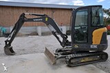 Mini-pelle hydraulique sur chenilles Volvo EC 35