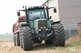 Tracteur avec benne Fendt .