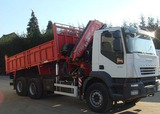 Camion grue Iveco TRAKKER