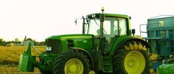 John Deere 6930