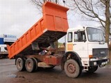 Camion benne PL Iveco 330