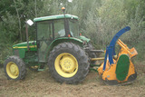 Tracteur avec benne John Deere BROYEUR FORESTIER