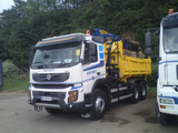 Camion benne PL Volvo FMX 410+ GRUE